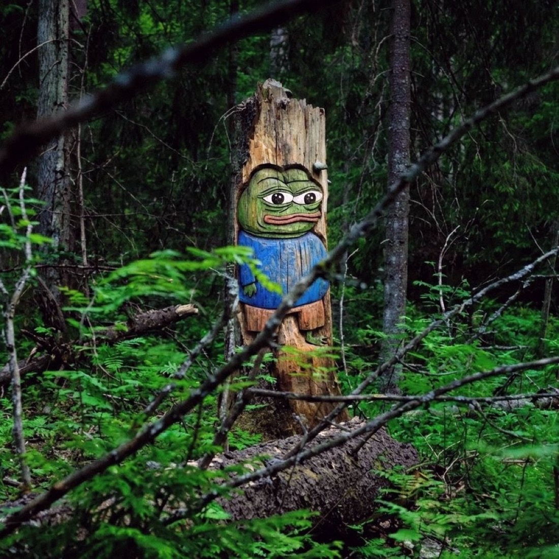 Apu carved into a tree - a Apu Apustaja meme on farm.meme